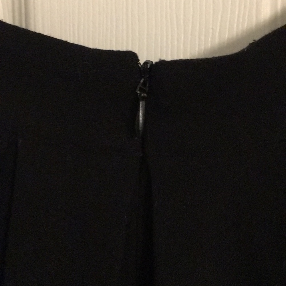 Black pleated mini skirt - Picture 3 of 6